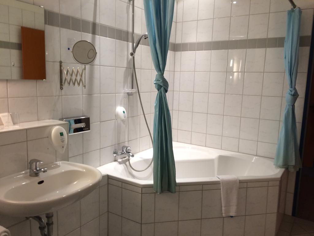 Tryp By Wyndham Kassel City Centre Quarto foto